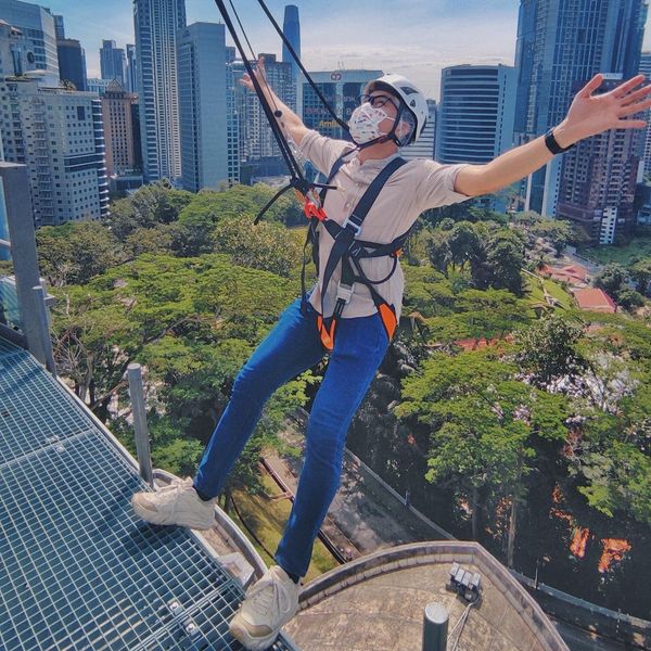 Menguji keberanian di KL Tower Walk 100
