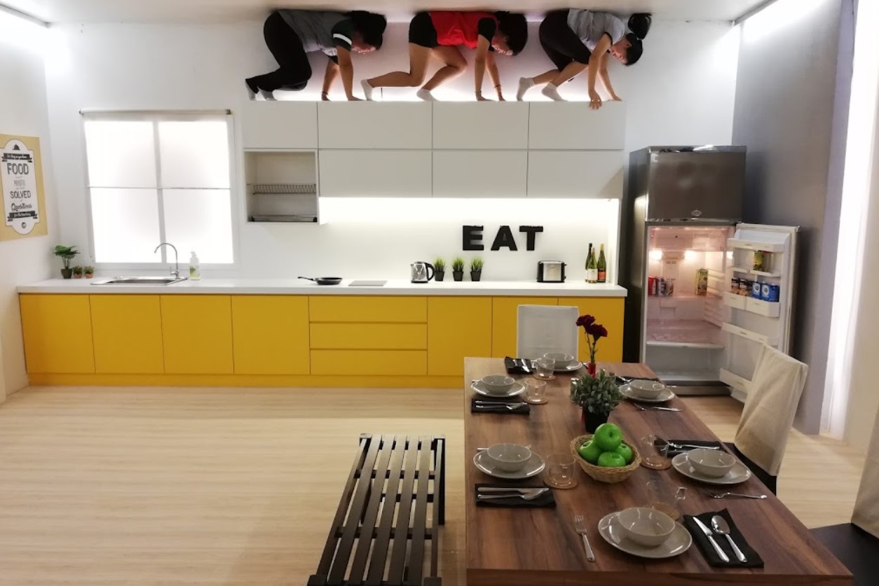 Bersantai di Atap Ruangan Pejabat