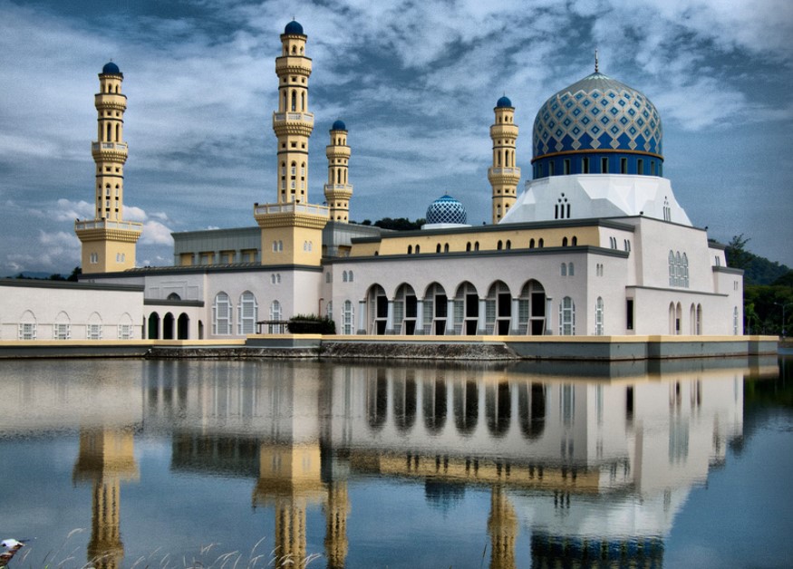 Masjid Terapung Likas: Harga Tiket, Waktu Operasi & Aktiviti (2026) 4 Fasiliti dan Kemudahan Masjid Terapung Likas