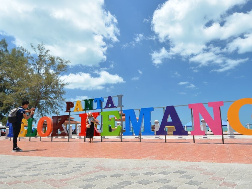 Spot Foto Menarik di Pantai Teluk Kemang