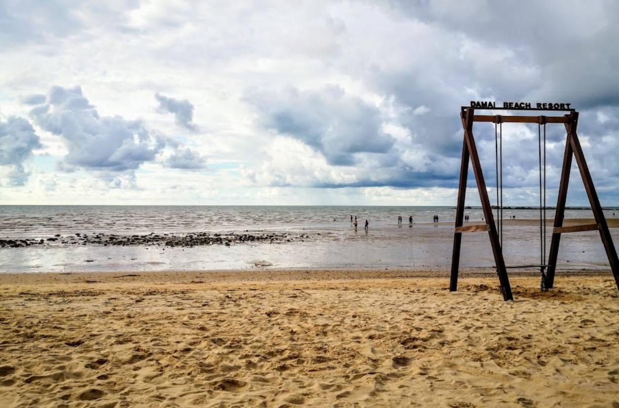 bermain-di-pasir-putih bermain di pasir putih