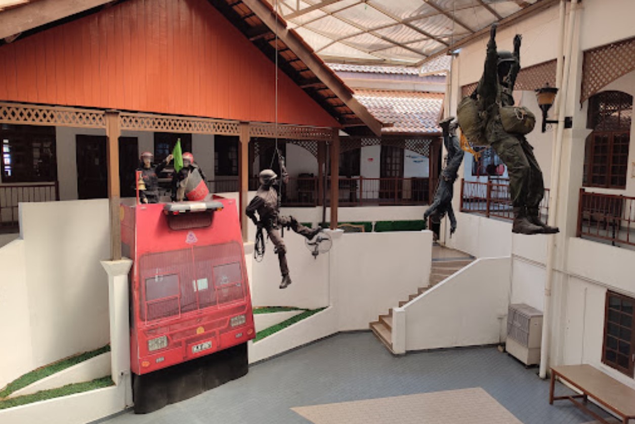 Ambil-gambar-koleksi-dan-diorama-yang-menarik Ambil gambar koleksi dan diorama yang menarik