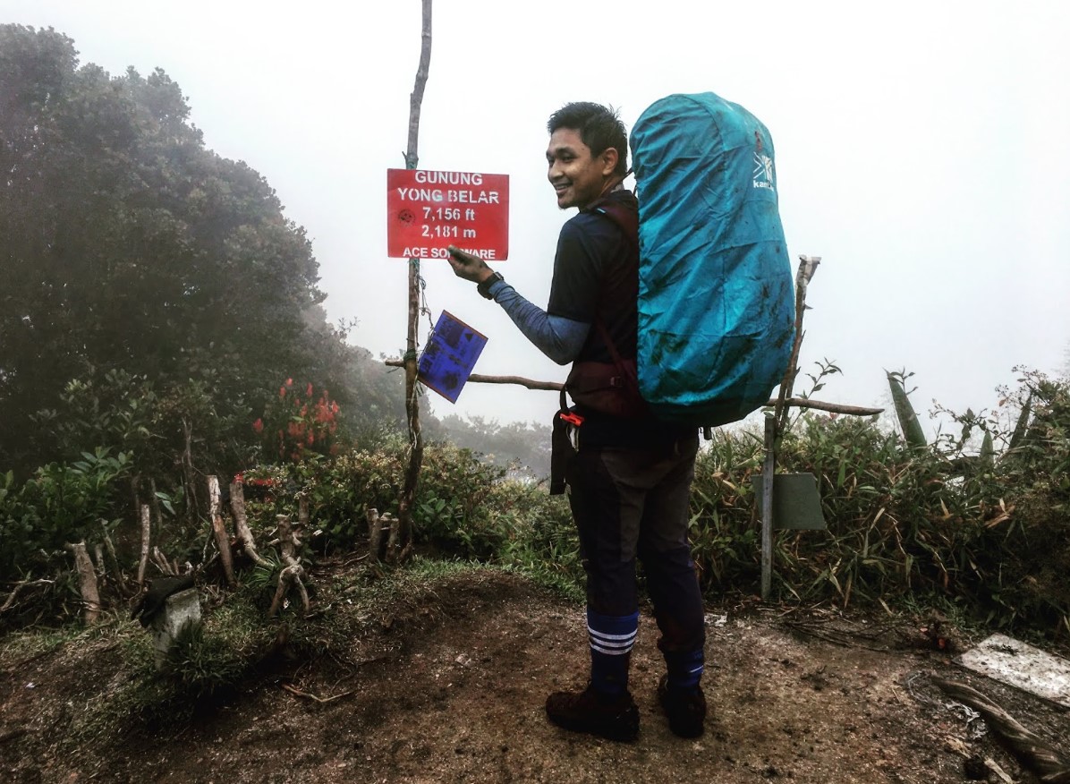 Mendaki ke Puncak
