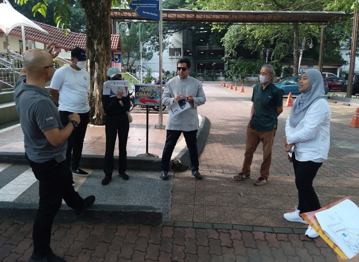 Menyertai-Lawatan-Pemandu Menyertai Lawatan Pemandu