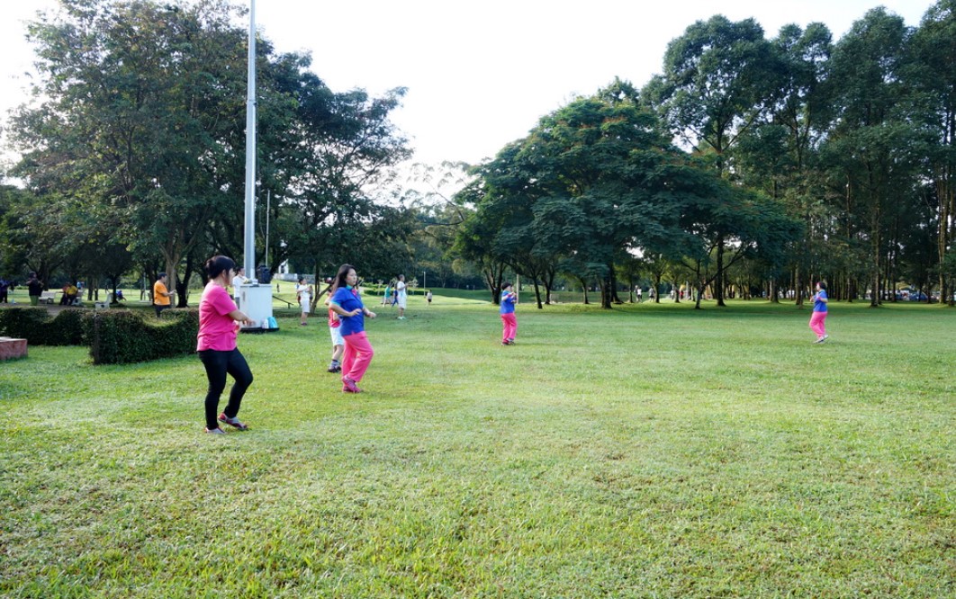 Berjoging-atau-Bersenam Berjoging atau Bersenam