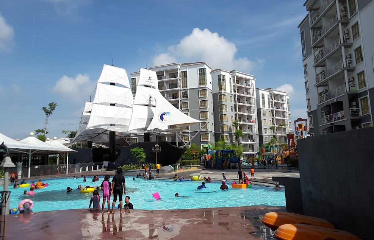 Bermain di Tunggangan Taman Air
