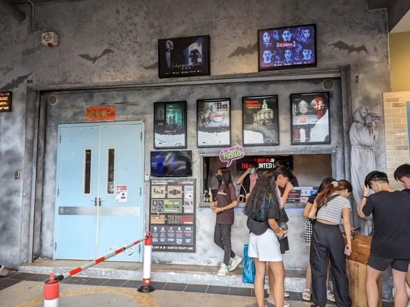 JB Lost In The Haunted House: Harga Tiket, Waktu Operasi & Aktiviti (2026) 4 Fasiliti dan Kemudahan JB Lost In The Haunted House