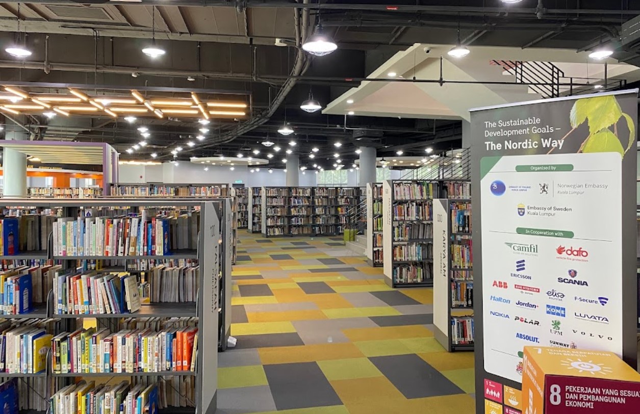 Menjadi Ahli Perpustakaan